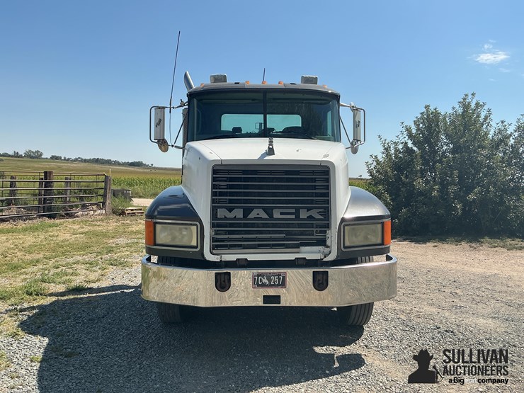 2002-mack-ch613-image-2