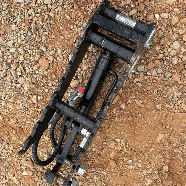 IRANCH MINI EXCAVATOR HYDRAULIC THUMB CLAMP
