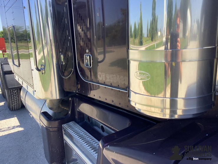 1996-peterbilt-377-image-14
