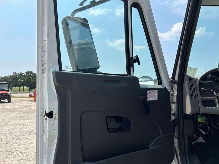 2014-international-durastar-4300-image-7