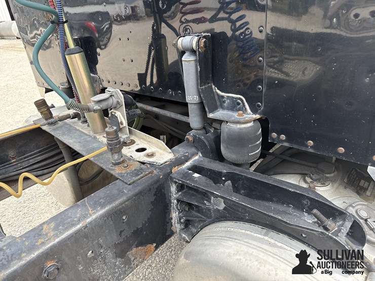 2006-peterbilt-379-image-18