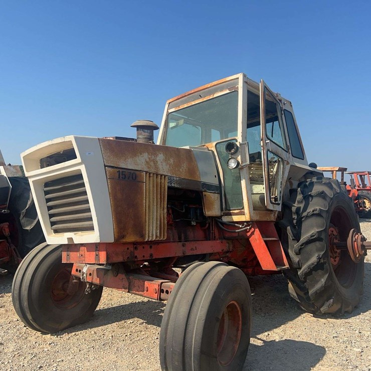 Case 1570 Cab Tractor