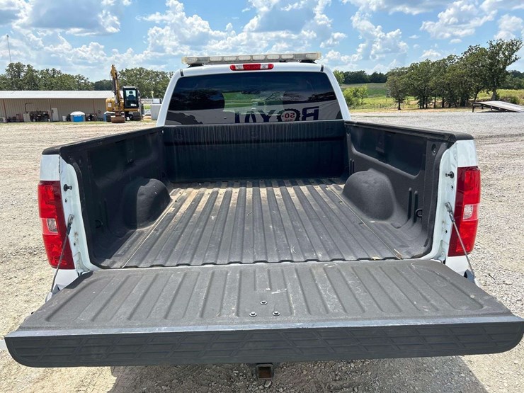 2013-chevrolet-silverado-1500-image-19