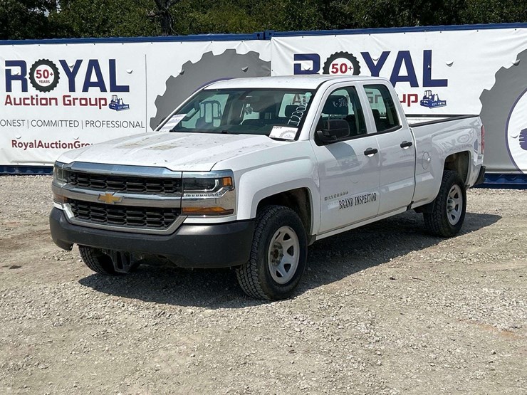 2017-chevrolet-silverado-1500-image-1