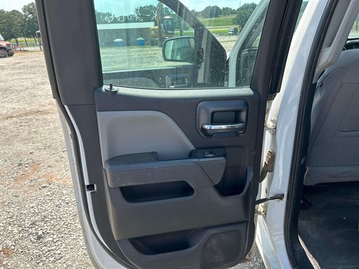 2017-chevrolet-silverado-1500-image-17