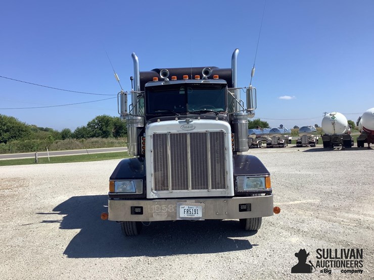 1996-peterbilt-377-image-2