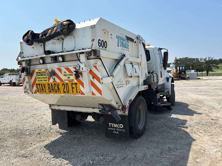 2014-international-durastar-4300-image-3