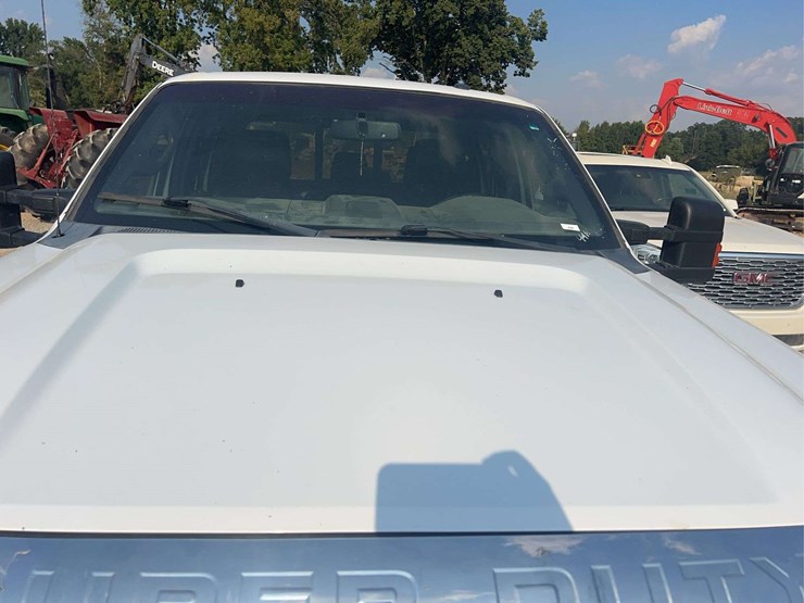 2016-ford-f250-lariat-image-8
