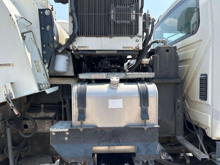 2014-international-durastar-4300-image-21