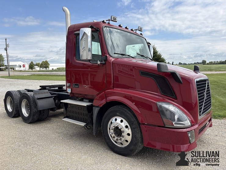 2015-volvo-vn-image-3
