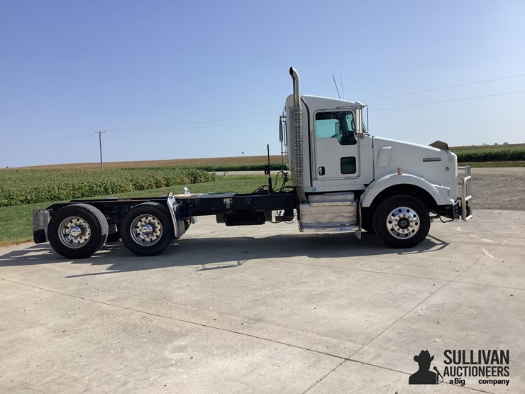 2013-kenworth-t800-image-4