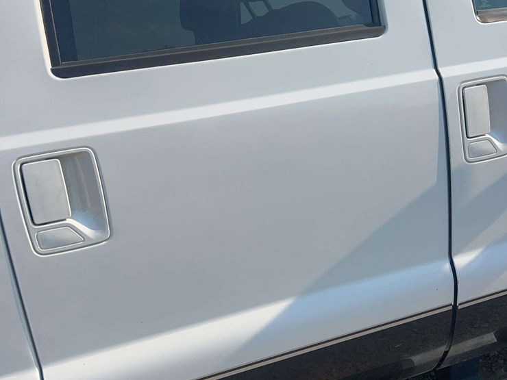 2016-ford-f250-lariat-image-24