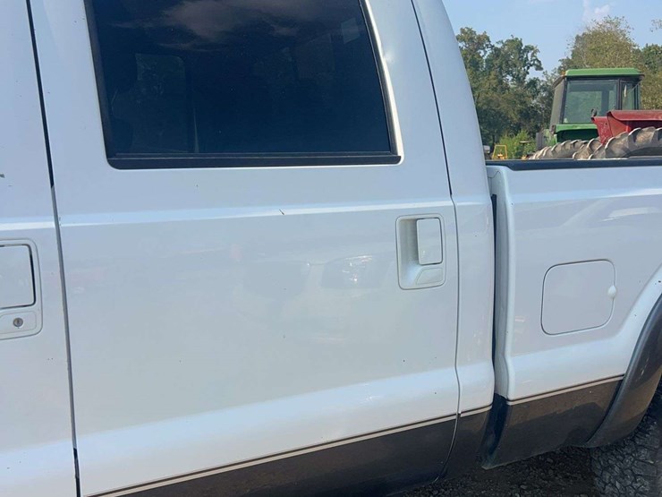 2016-ford-f250-lariat-image-13