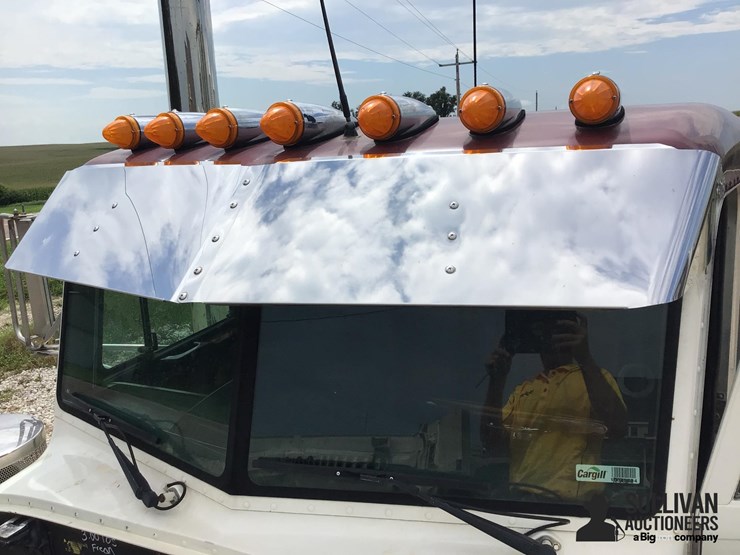 2000-peterbilt-379-image-16