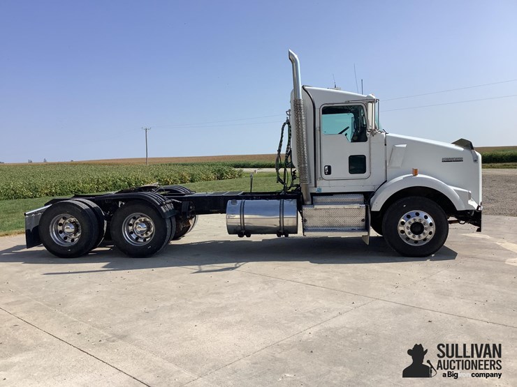 2015-kenworth-t800-image-4