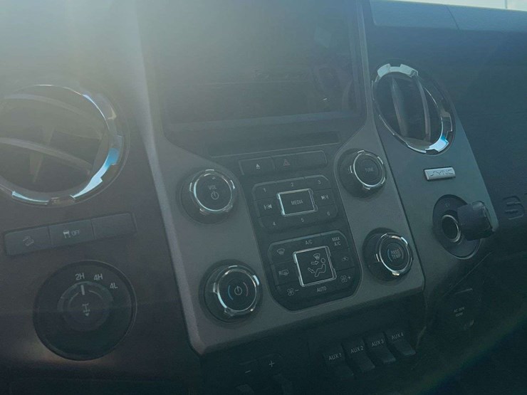 2016-ford-f250-lariat-image-37