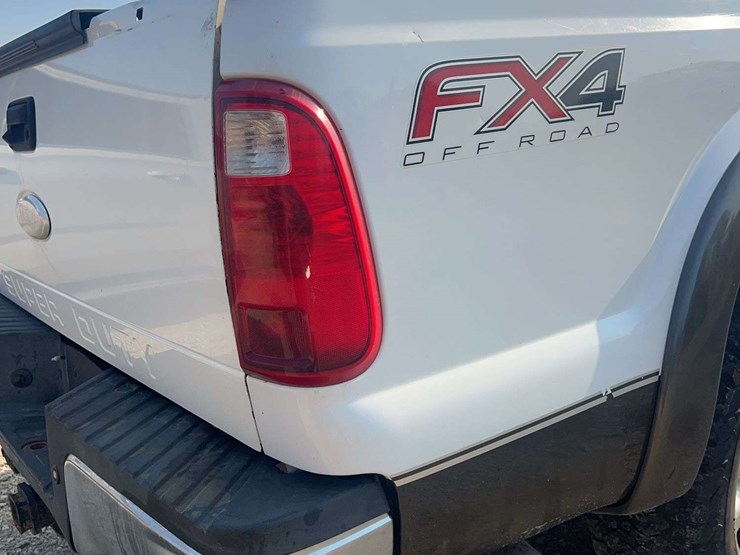 2016-ford-f250-lariat-image-21