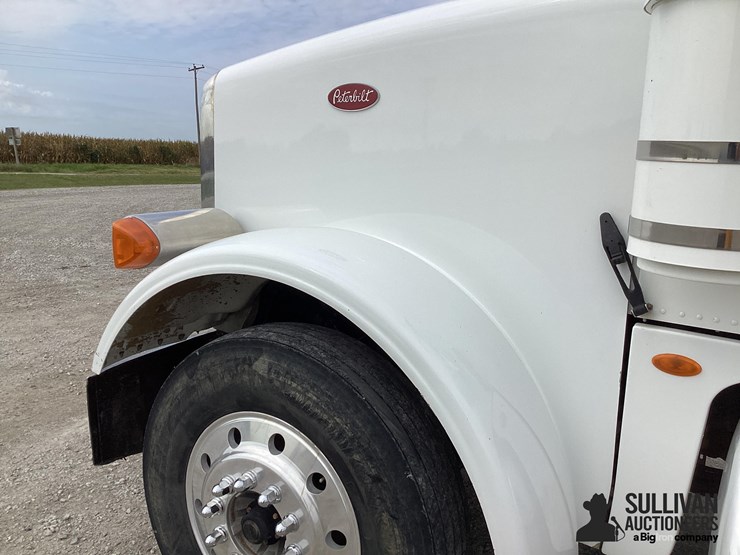 2009-peterbilt-367-image-13