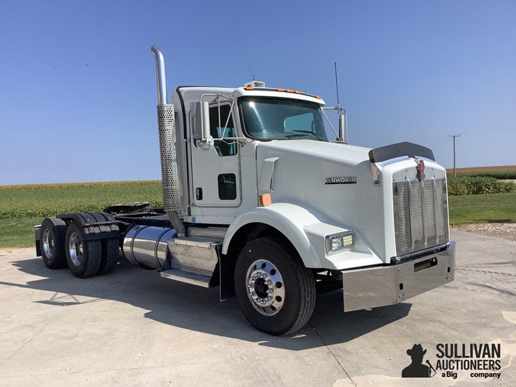 2015-kenworth-t800-image-3
