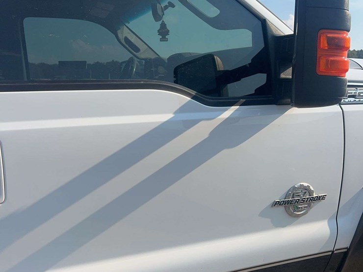 2016-ford-f250-lariat-image-25