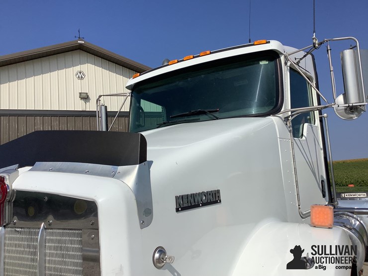 2013-kenworth-t800-image-11