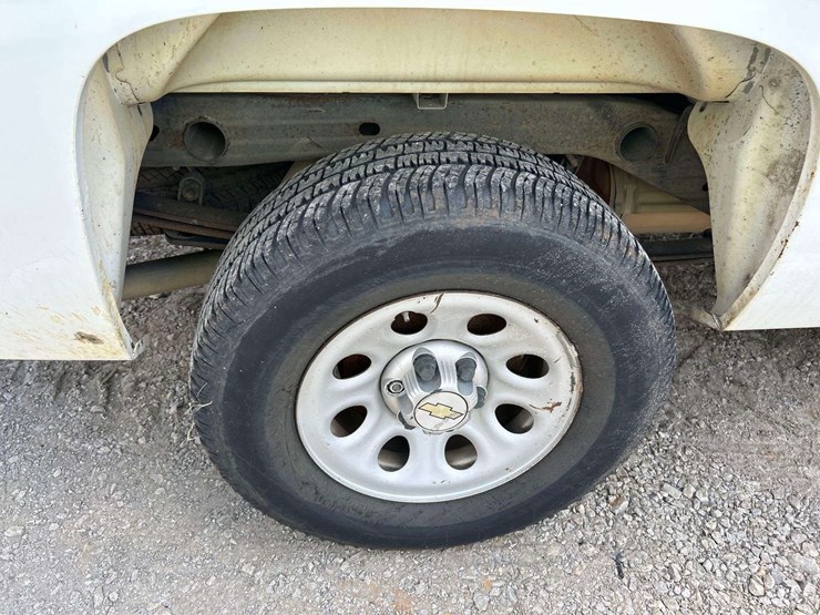 2013-chevrolet-silverado-1500-image-22