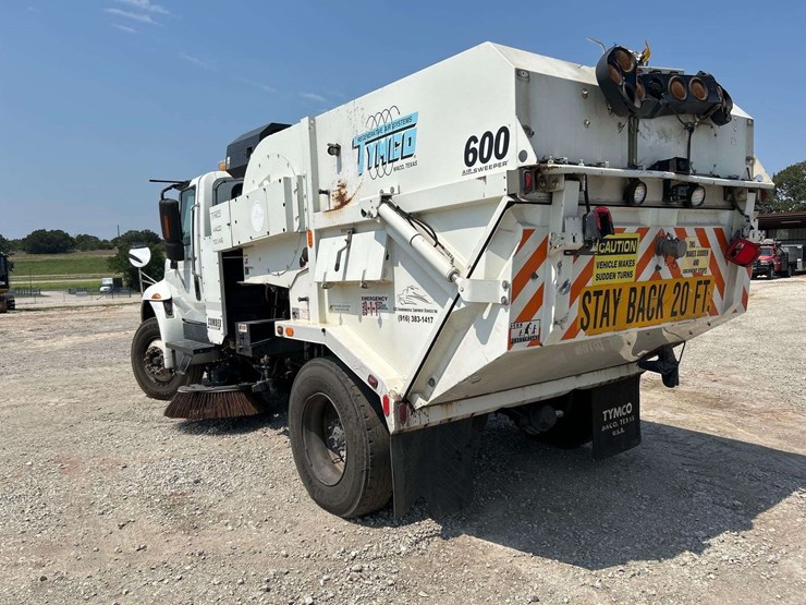 2014-international-durastar-4300-image-2