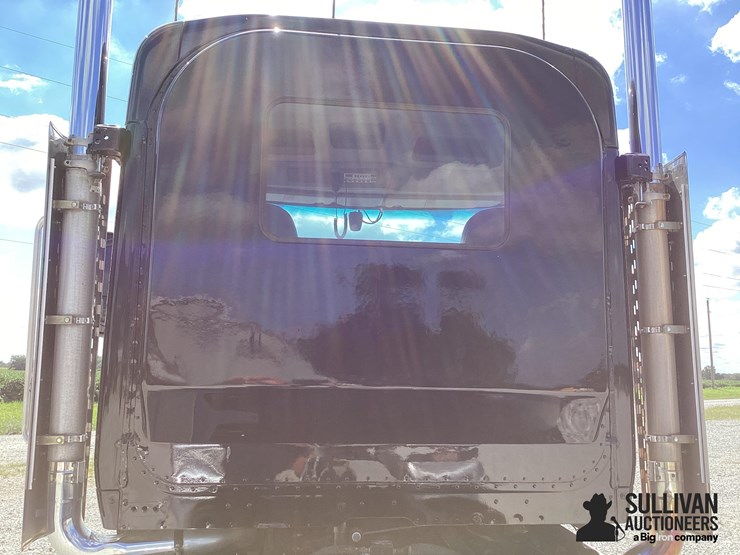 2019-peterbilt-579-image-19