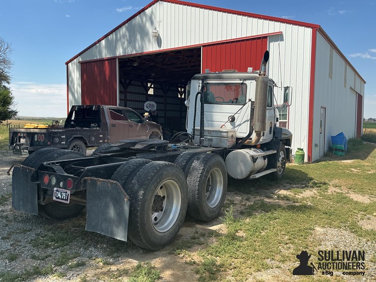 2002-mack-ch613-image-5