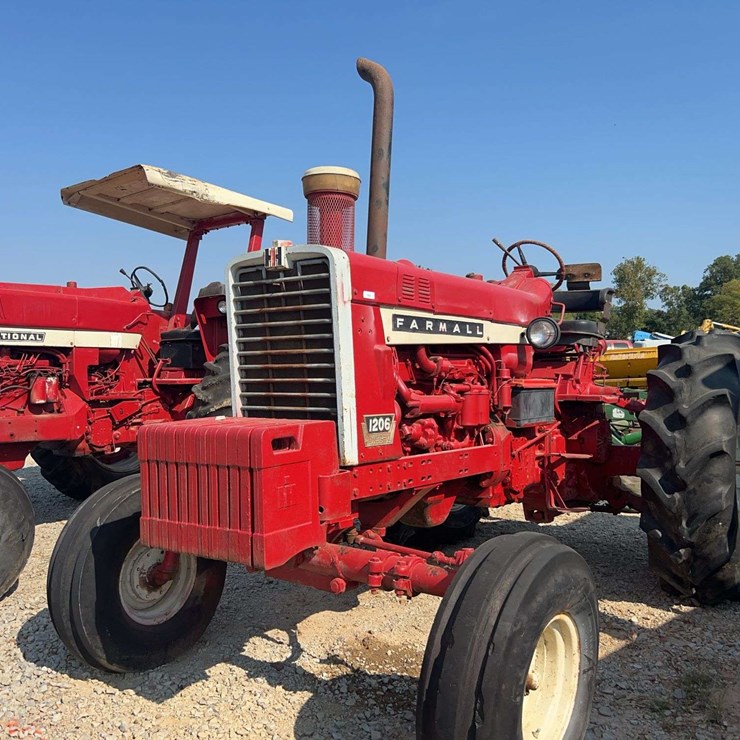 IH Farmall 1206 Diesel Tractor