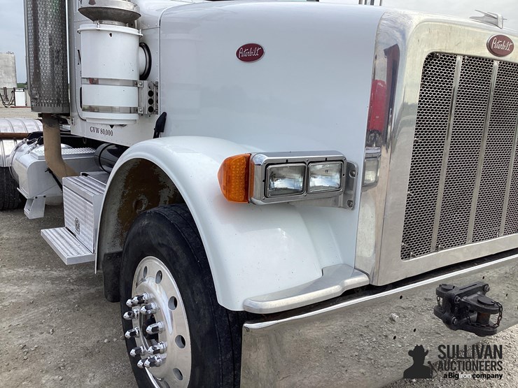 2009-peterbilt-367-image-15