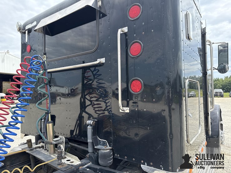 2006-peterbilt-379-image-19