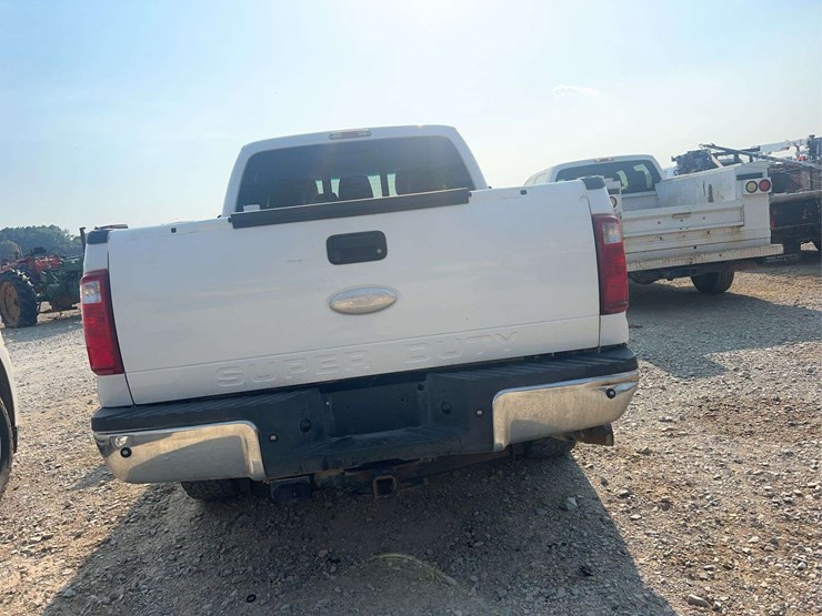 2016-ford-f250-lariat-image-3
