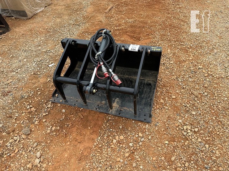 mini-skid-steer-grapple-bucket-attachment-image-1