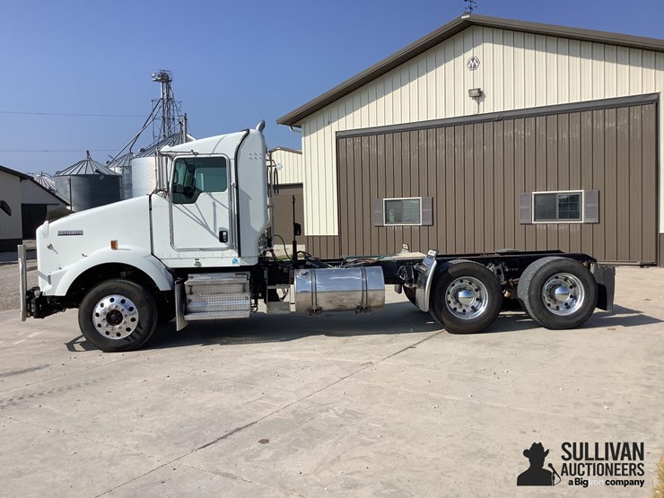 2013-kenworth-t800-image-8