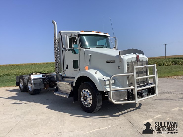 2013-kenworth-t800-image-3