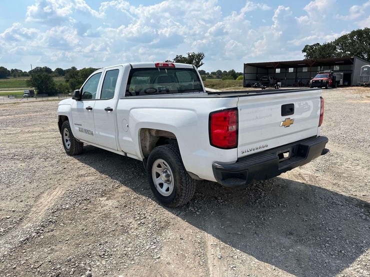 2017-chevrolet-silverado-1500-image-2