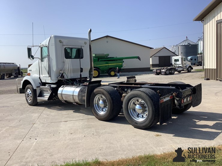 2013-kenworth-t800-image-7