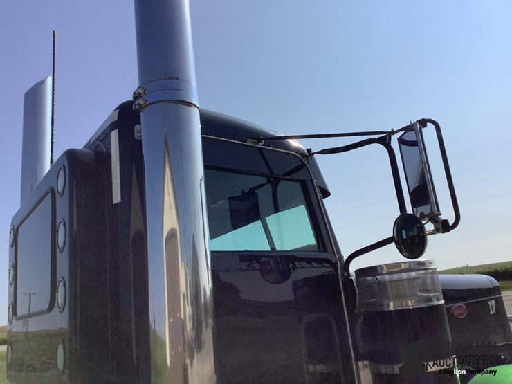 2006-peterbilt-379-image-19