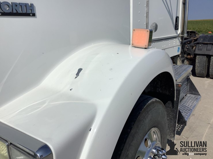 2015-kenworth-t800-image-11