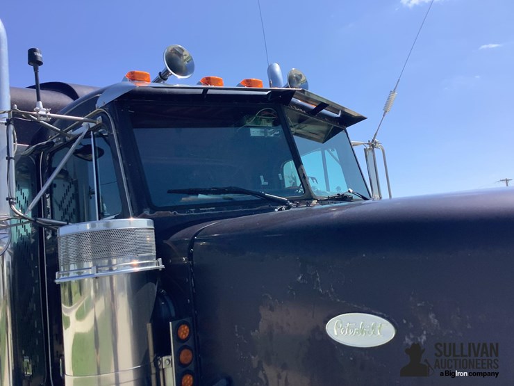 1996-peterbilt-377-image-12