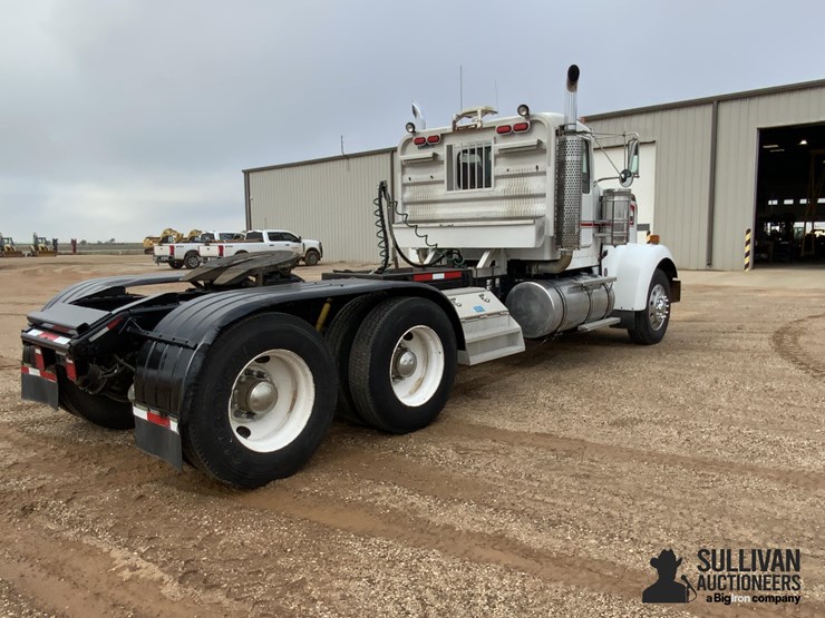2003-kenworth-w900-image-5