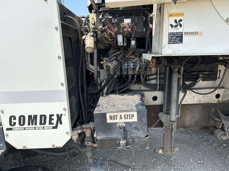 2014-international-durastar-4300-image-18