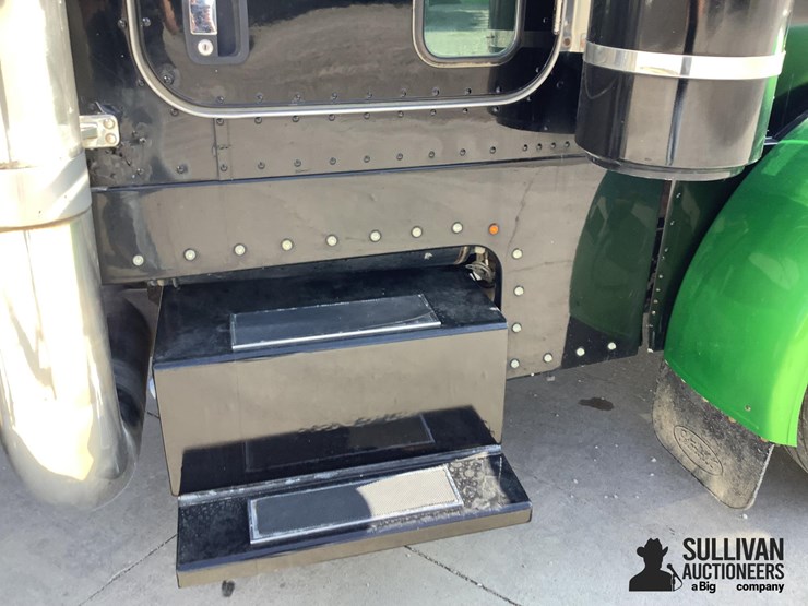 2006-peterbilt-379-image-18