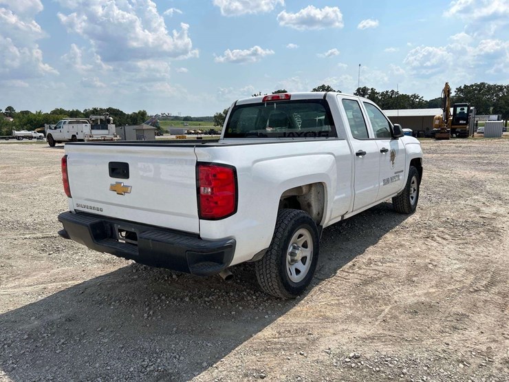 2017-chevrolet-silverado-1500-image-3