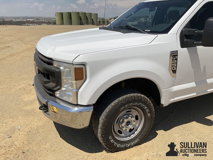2020-ford-f250-xl-image-10