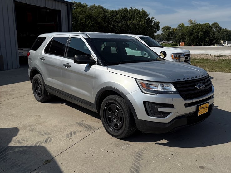 2016-ford-explorer-police-interceptor-image-2