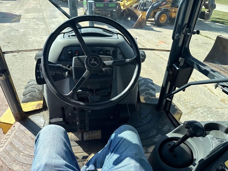 deere-310j-image-15