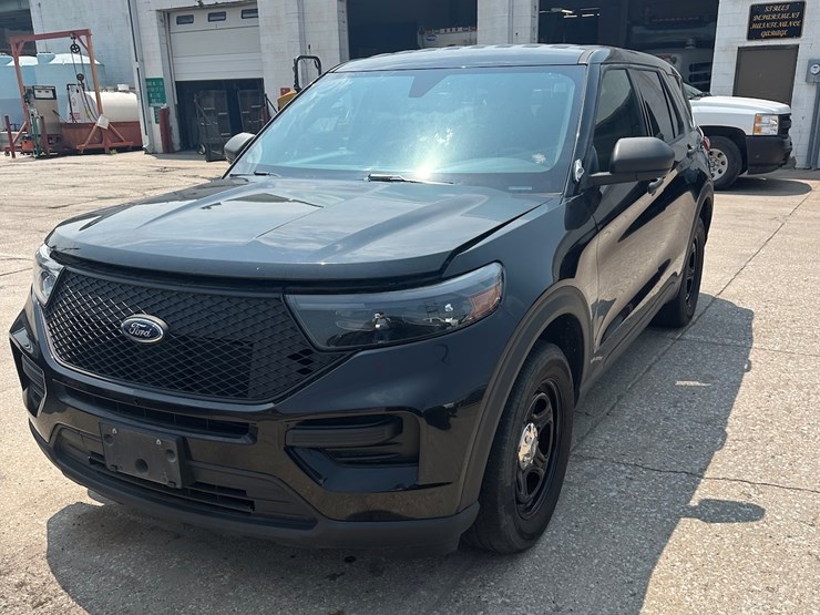 2020-ford-explorer-police-interceptor-image-1
