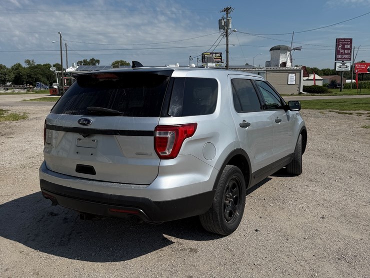 2016-ford-explorer-police-interceptor-image-22